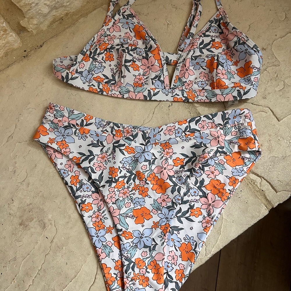 Cupshe Floral Bikini Set with Orange & Pink Flowers size Medium
